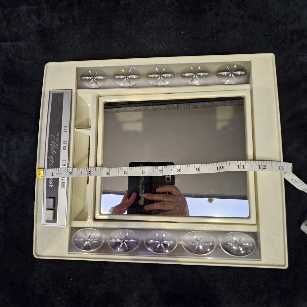 General Electric Deluxe Make Up Light Up Mirror Reversible Zoom Vintage TESTED - Picture 3 of 13